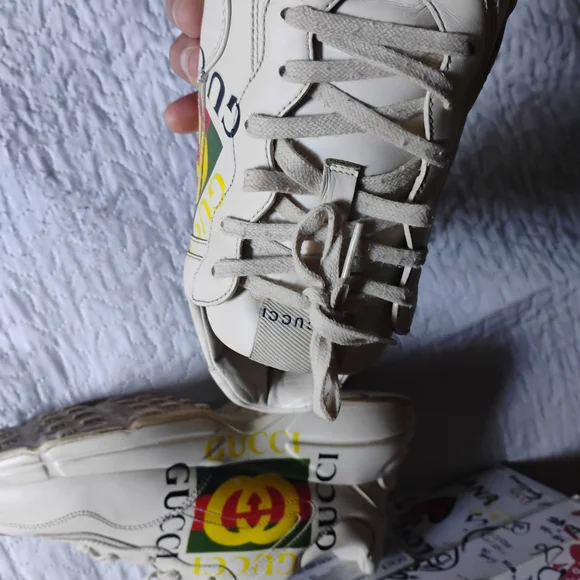 Gucci Cream Sneakers with Red and Yellow Logo - Picture 4 of 4